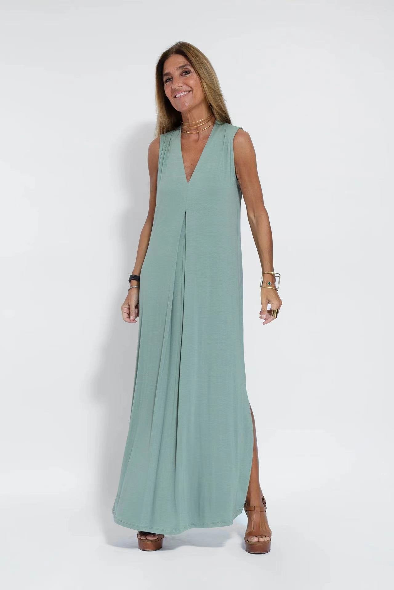 SleekSiren Elegant Solid Color Sleeveless Maxi Dress